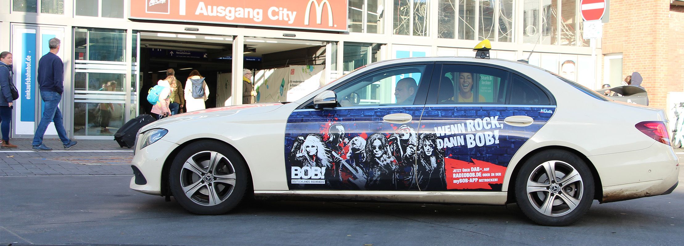 Taxiwerbung in Duisburg